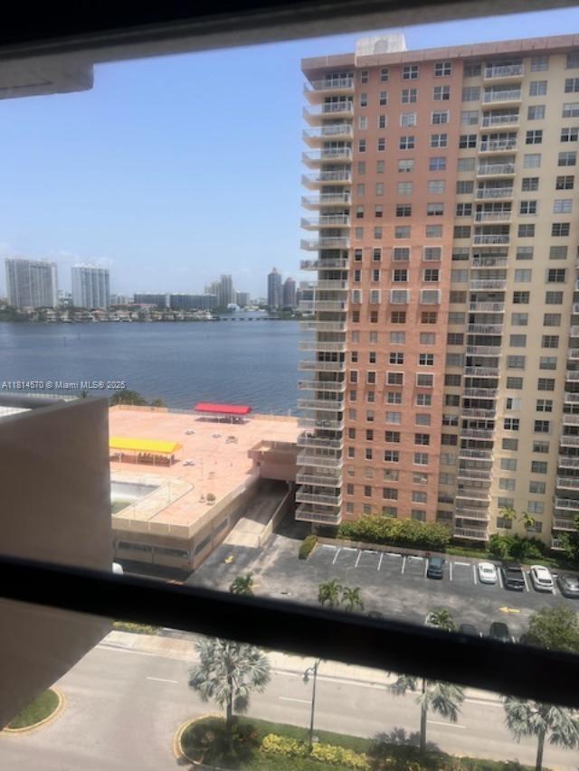 WINSTON TOWERS 100 CONDO - Residential Lease