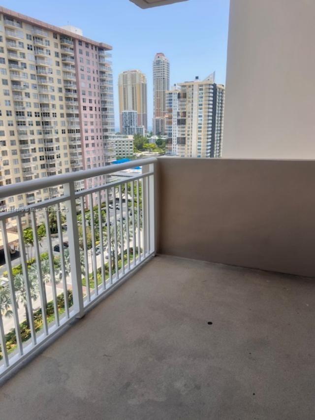 WINSTON TOWERS 100 CONDO - Residential Lease