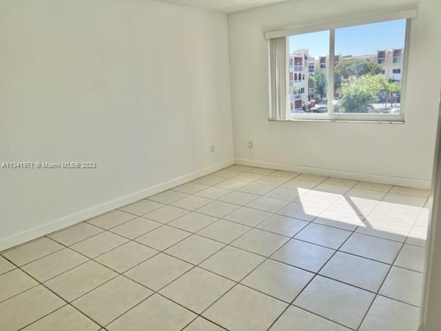 VILLAGE OF KINGS CREEK CO - Residential Lease