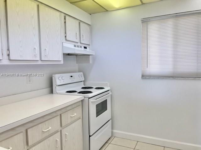 VILLAGE OF KINGS CREEK CO - Residential Lease