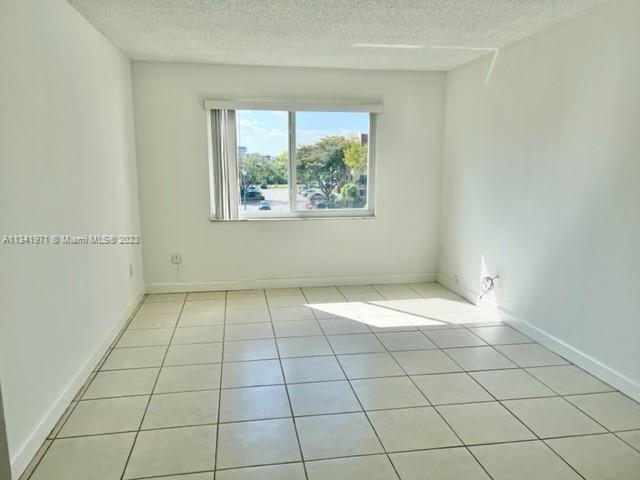 VILLAGE OF KINGS CREEK CO - Residential Lease