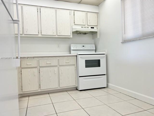 VILLAGE OF KINGS CREEK CO - Residential Lease