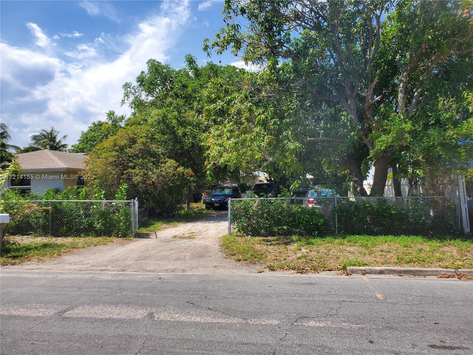 Property for Sale at 1212 N 19th Ave N, Lake Worth, Palm Beach County, Florida - Bedrooms: 3 
Bathrooms: 1  - $359,500