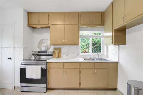 Tiny photo for 231 NE 43rd St, Miami, FL 33137 (MLS # A12005706)