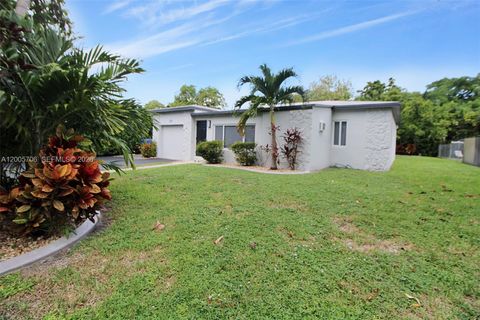 Tiny photo for 231 NE 43rd St, Miami, FL 33137 (MLS # A12005706)