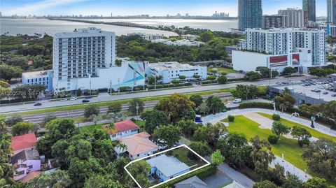 Tiny photo for 231 NE 43rd St, Miami, FL 33137 (MLS # A12005706)