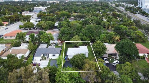 Tiny photo for 231 NE 43rd St, Miami, FL 33137 (MLS # A12005706)