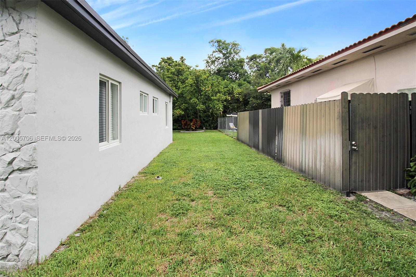 BRENTWOOD REV PL - Residential