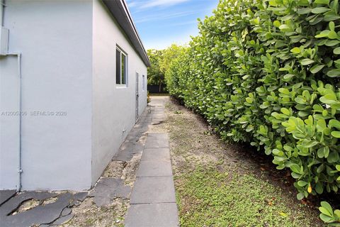 Tiny photo for 231 NE 43rd St, Miami, FL 33137 (MLS # A12005706)