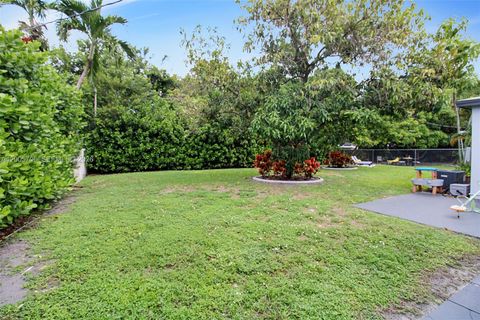 Tiny photo for 231 NE 43rd St, Miami, FL 33137 (MLS # A12005706)