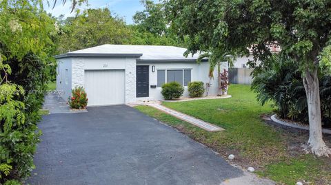 Tiny photo for 231 NE 43rd St, Miami, FL 33137 (MLS # A12005706)