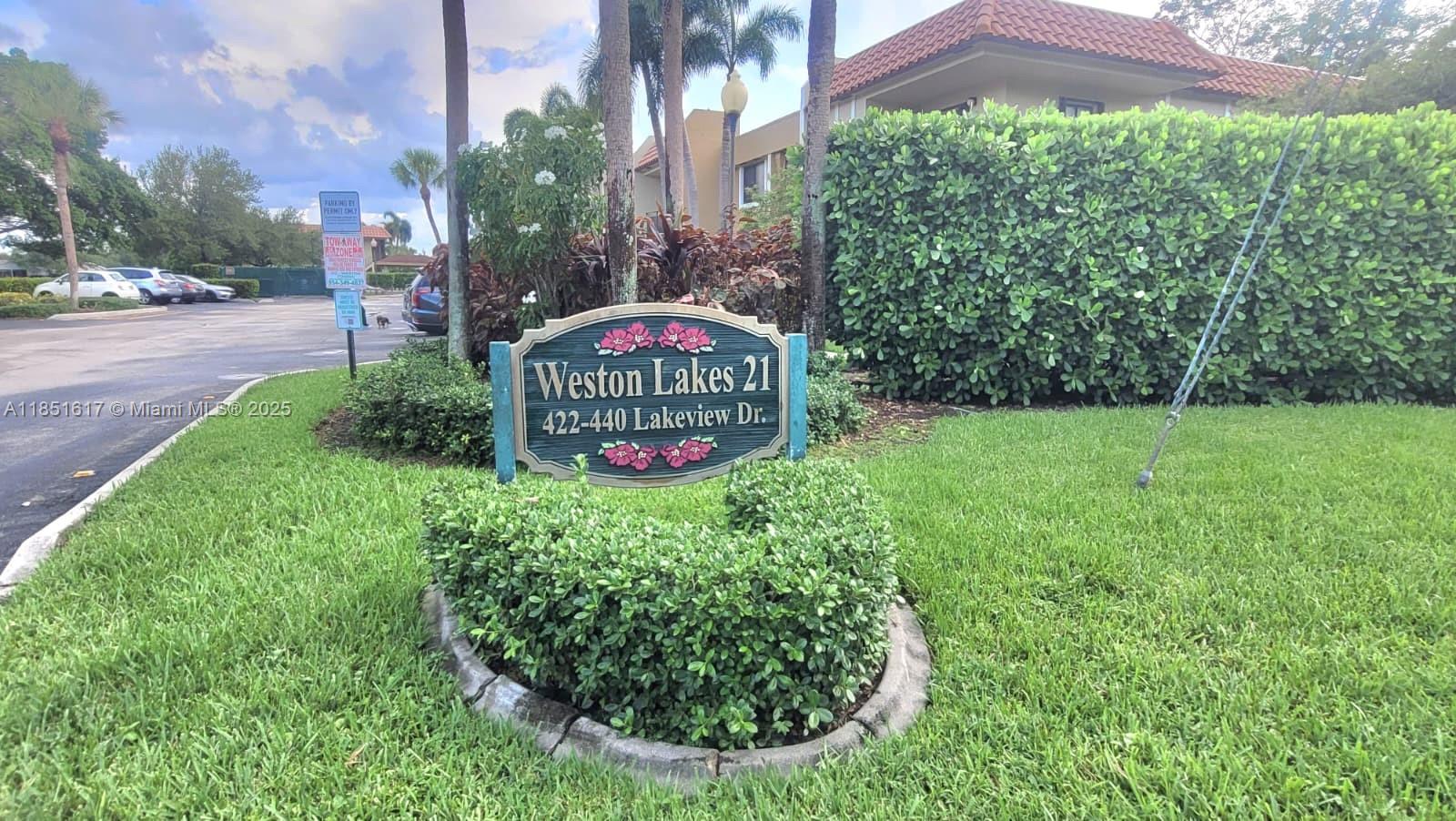 Renovated 2BD/2BA Waterview Condo in Weston – Move-In Ready!
Step into this beautifully updated condo featuring a modern open-concept kitchen with sleek white cabinetry, quartz countertops, stainless steel appliances, and a stunning waterfall island—perfect for entertaining. The spacious layout includes new laminate flooring, updated lighting and fans, and fully renovated bathrooms. Enjoy added comfort with a walk-in closet and a screened back patio complete with roll-up shutters and storage.
Residents have access to the Bonaventure Town Center Club, offering top-notch amenities such as a gym, racquetball courts, bowling, multiple pools, tennis facilities, and more. Located in the highly rated Weston school district, this home combines style, convenience, and lifestyle.