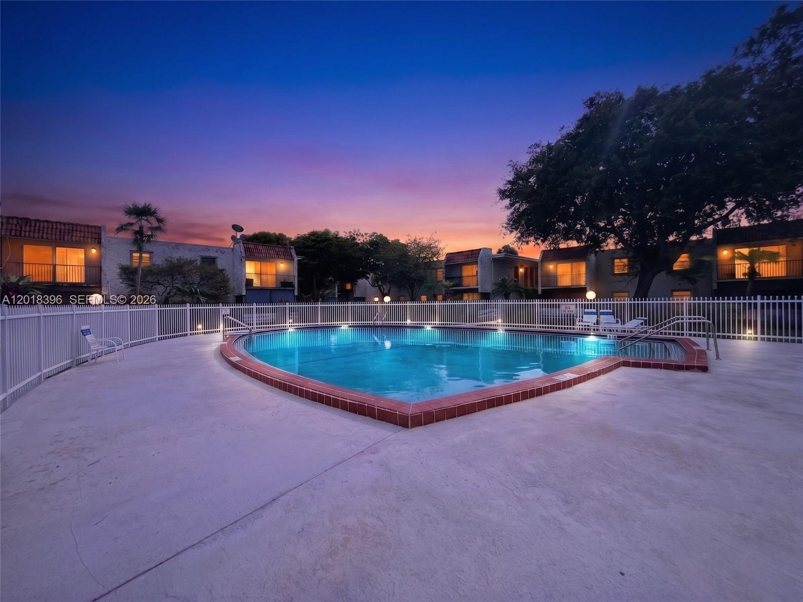 CASA GRANADA CONDO - Residential