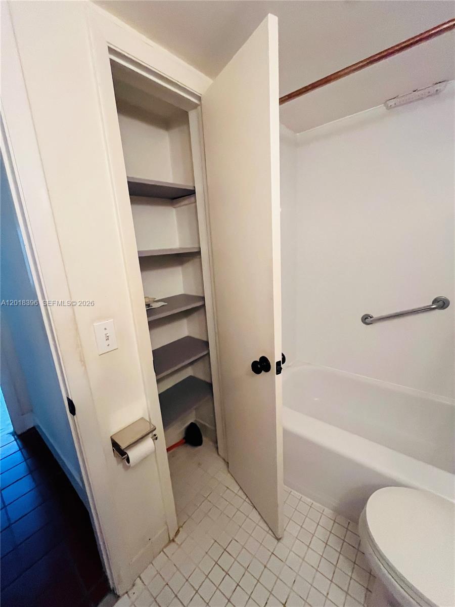 CASA GRANADA CONDO - Residential