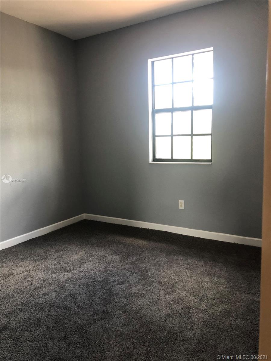 BAYWINDS OF GALAPAGOS - Residential