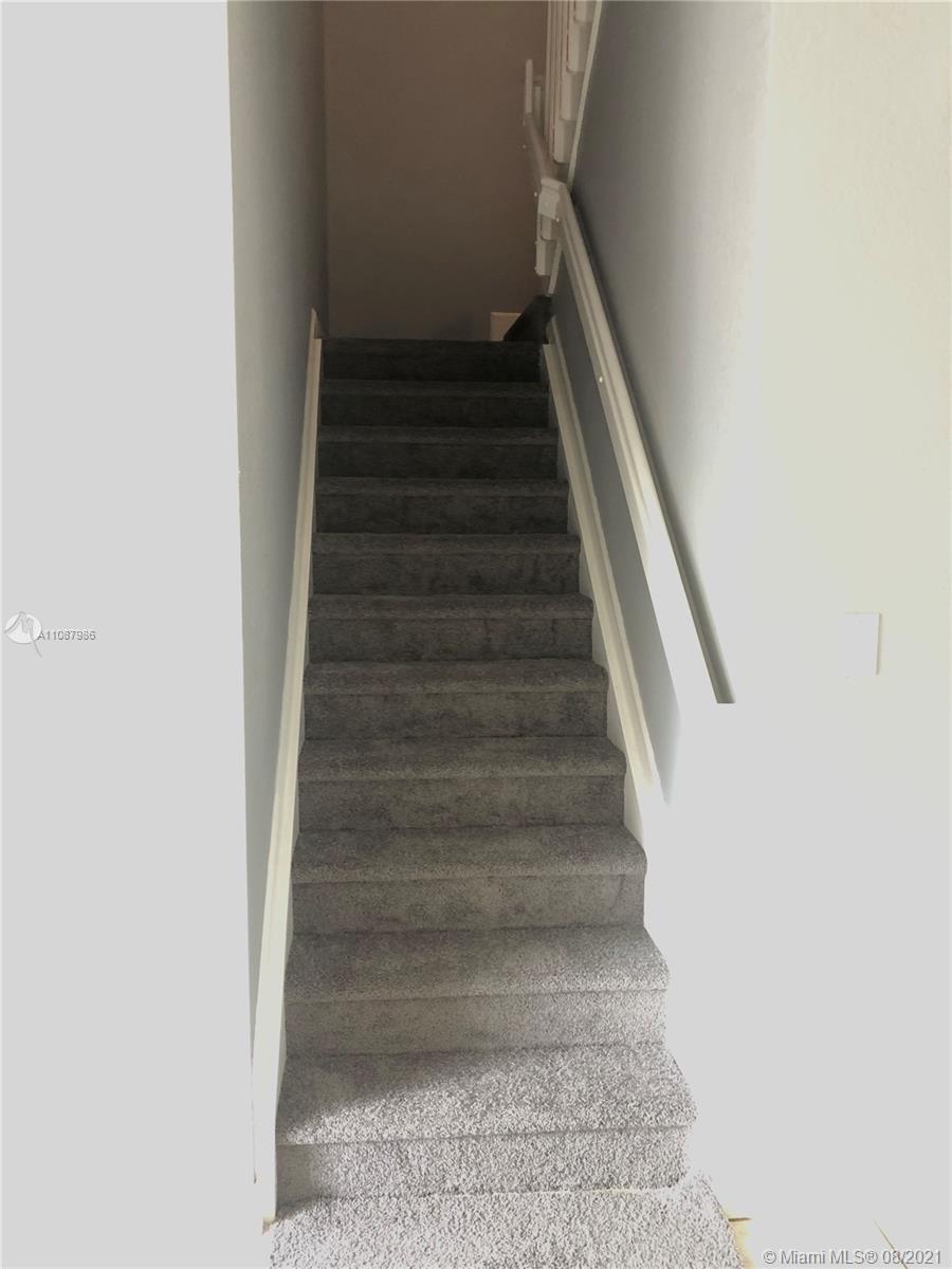 BAYWINDS OF GALAPAGOS - Residential