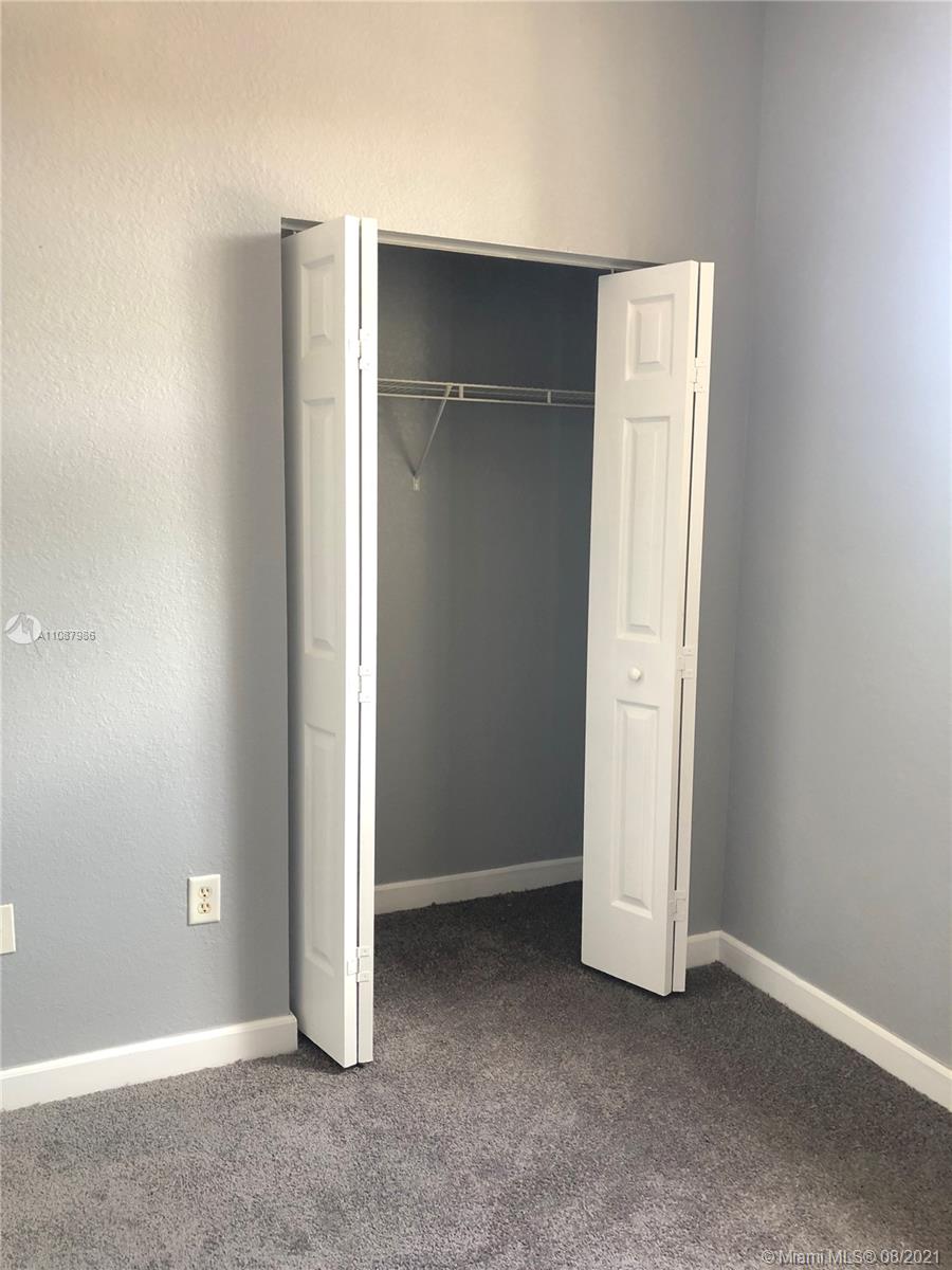 BAYWINDS OF GALAPAGOS - Residential