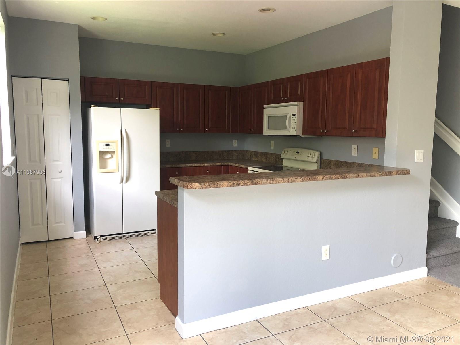 BAYWINDS OF GALAPAGOS - Residential