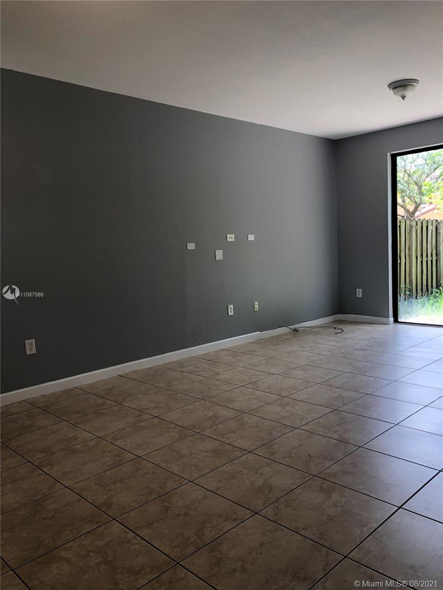 BAYWINDS OF GALAPAGOS - Residential