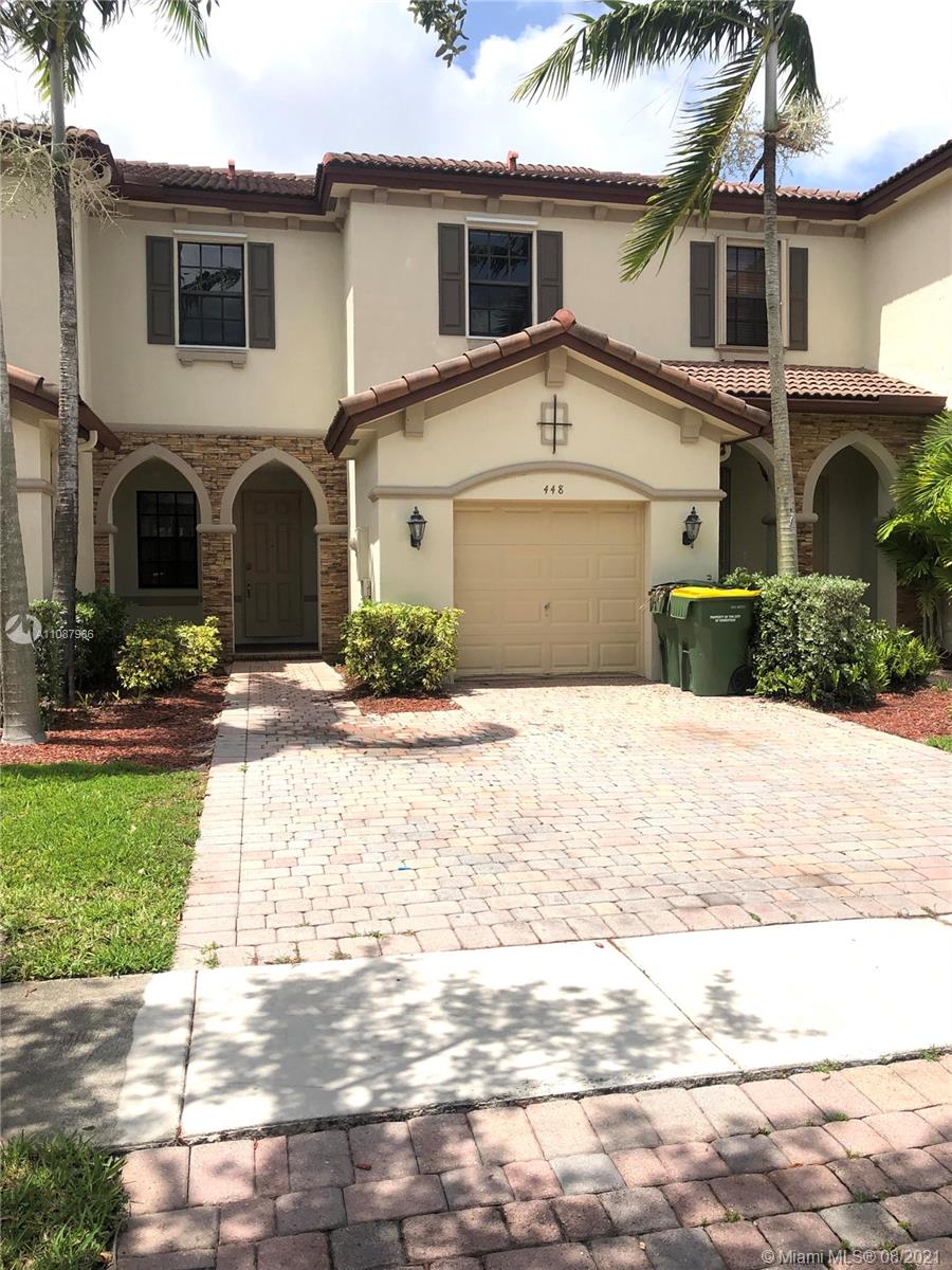 BAYWINDS OF GALAPAGOS - Residential