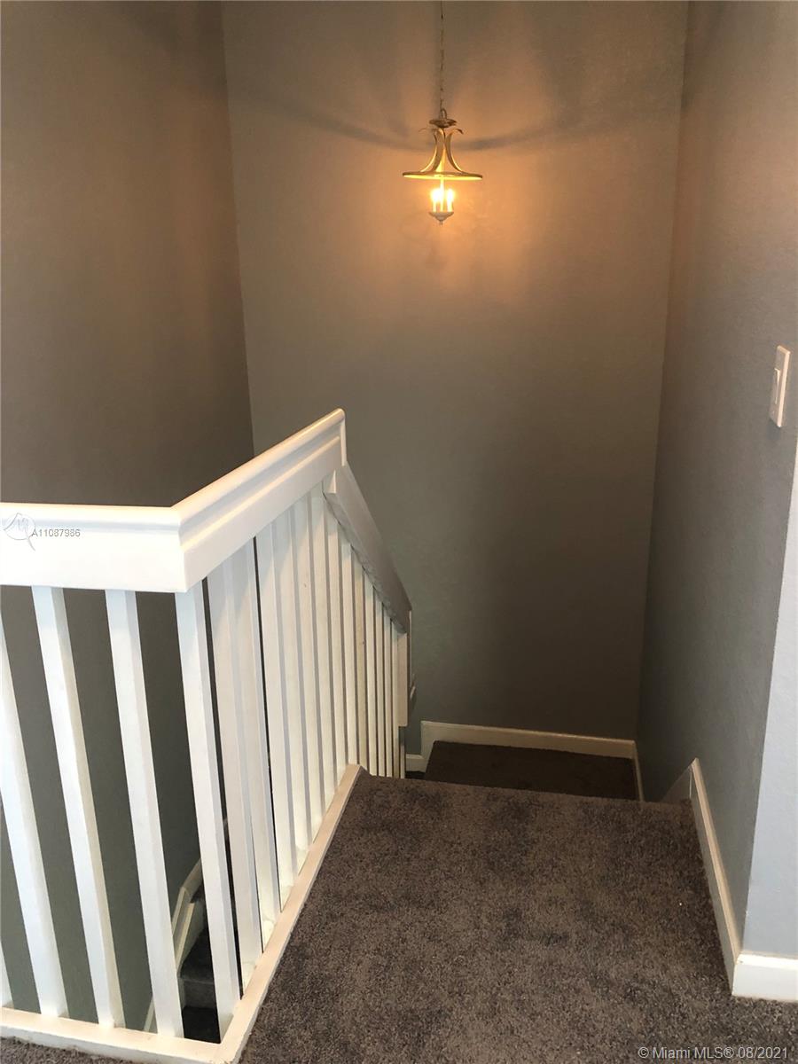 BAYWINDS OF GALAPAGOS - Residential