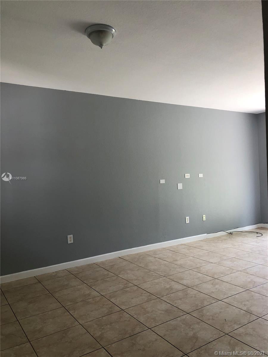 BAYWINDS OF GALAPAGOS - Residential