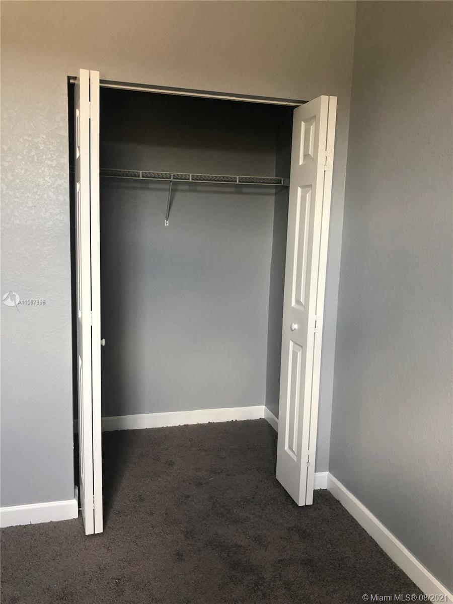 BAYWINDS OF GALAPAGOS - Residential