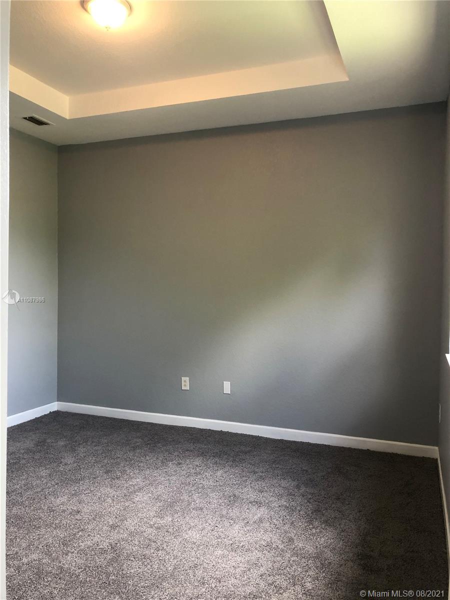 BAYWINDS OF GALAPAGOS - Residential