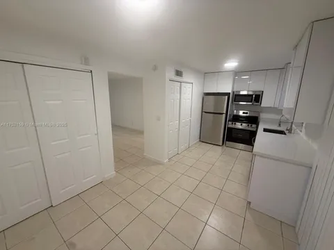 7501 Kimberly Blvd Unit 102, North Lauderdale, FL 33068 - MLS#: A11752159