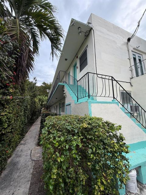 Photo of 544 Michigan Ave #7, Miami Beach, FL 33139 (MLS # A11951495)