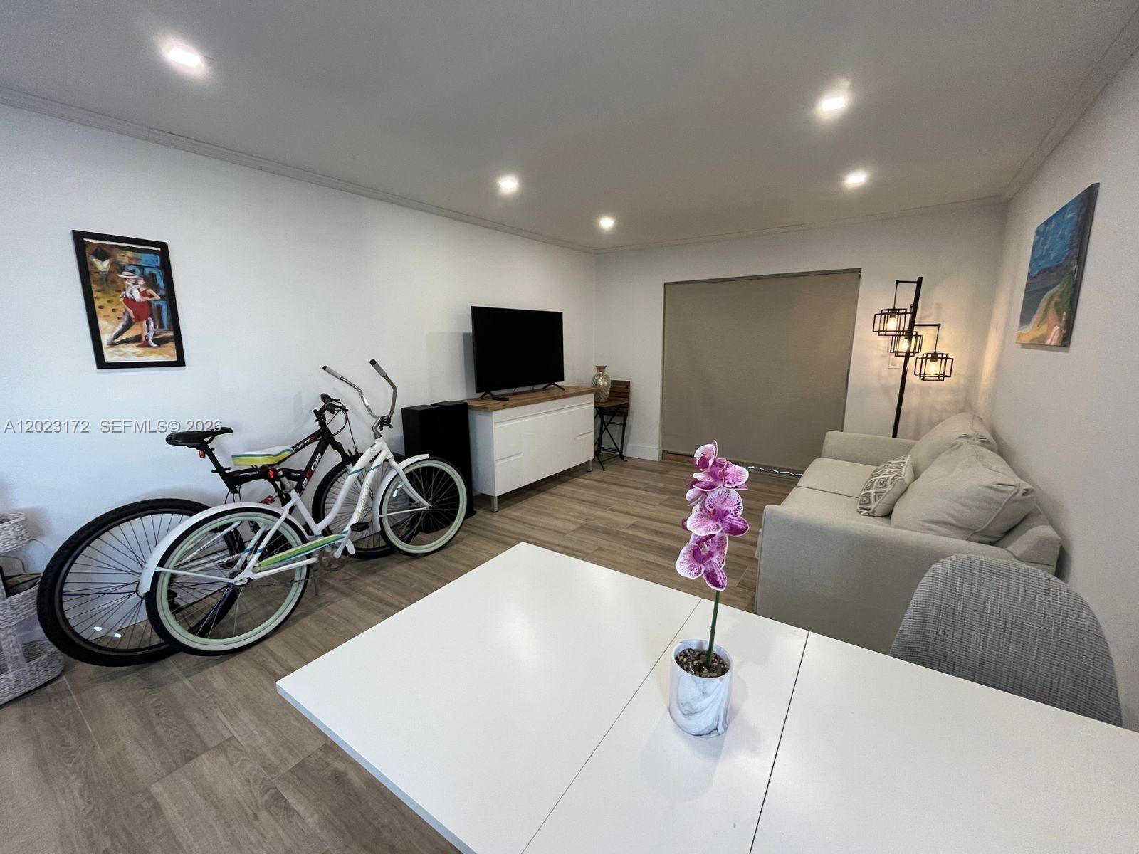 6965 Harding Ave 401