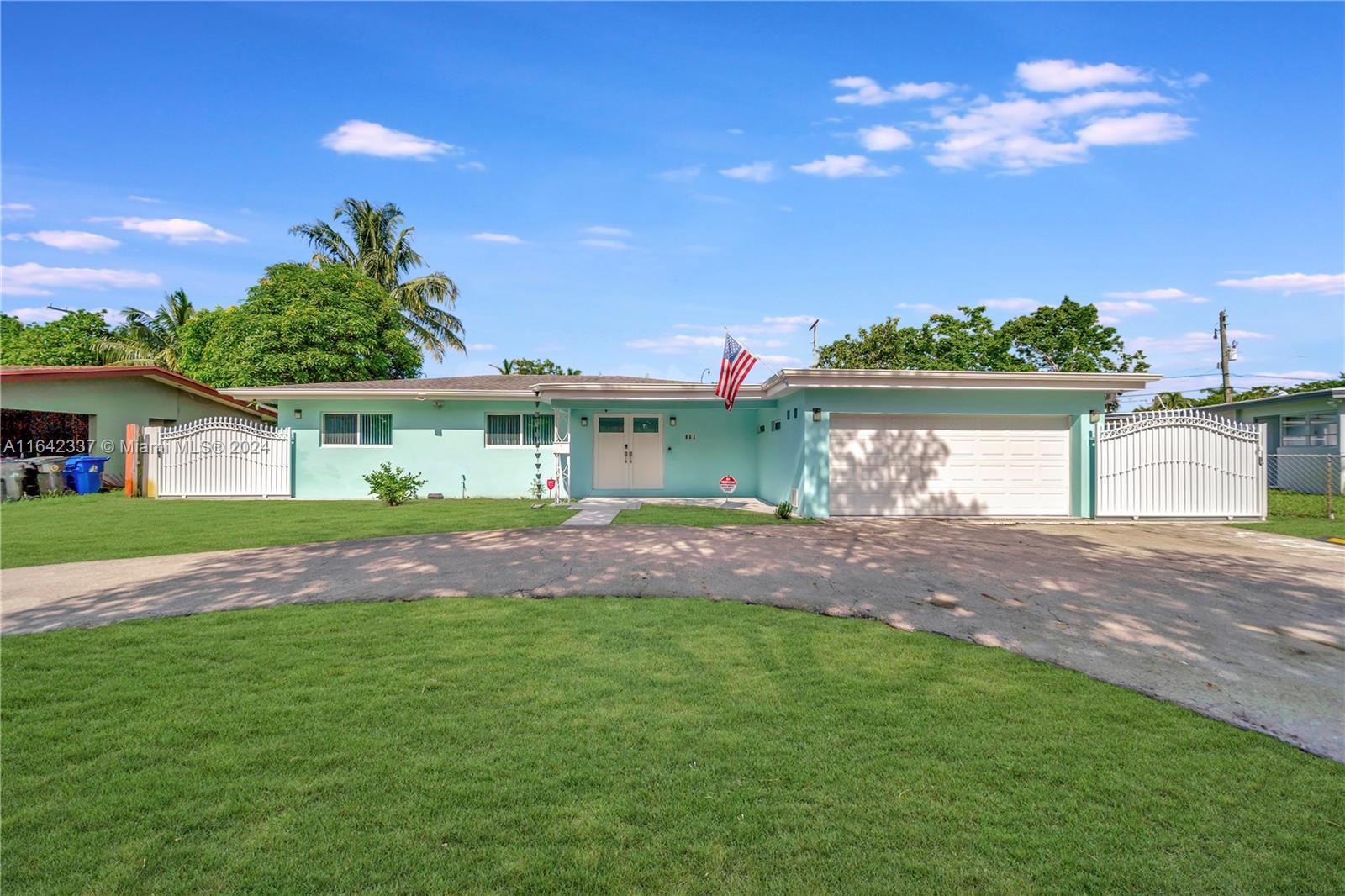 Property for Sale at 811 Sw 39th Ave, Fort Lauderdale, Broward County, Florida - Bedrooms: 3 
Bathrooms: 2  - $615,000