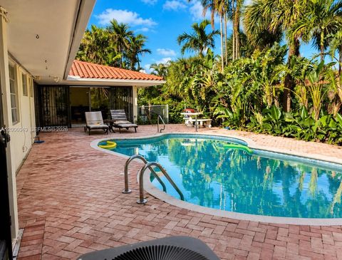 Tiny photo for 9205 Byron Ave, Surfside, FL 33154 (MLS # A12006049)