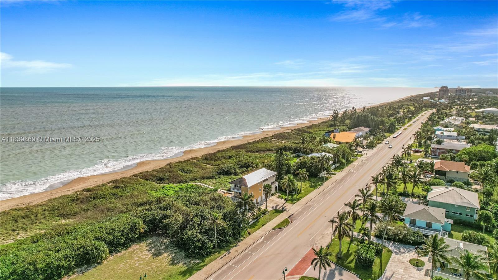 TROPICAL BEACH - Residential Lease