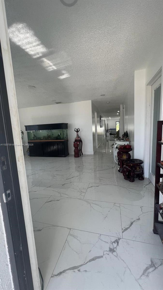 SUNNY ISLES INLAND - Residential