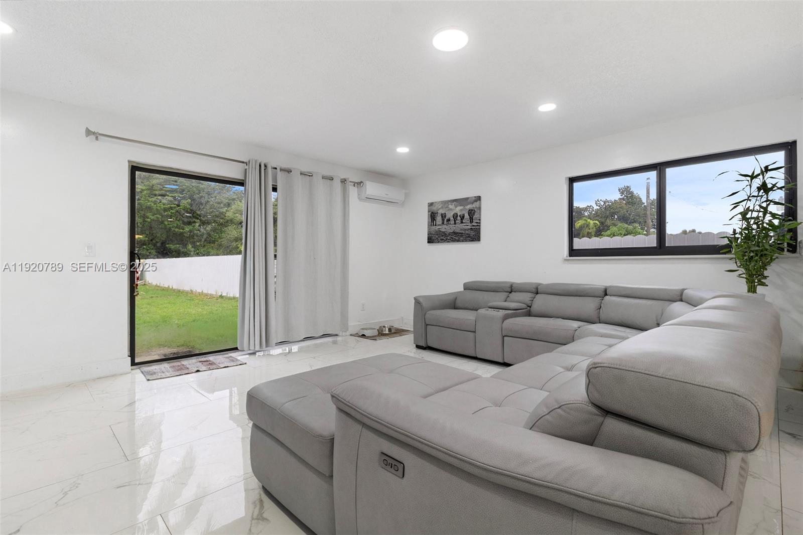 SUNNY ISLES INLAND - Residential