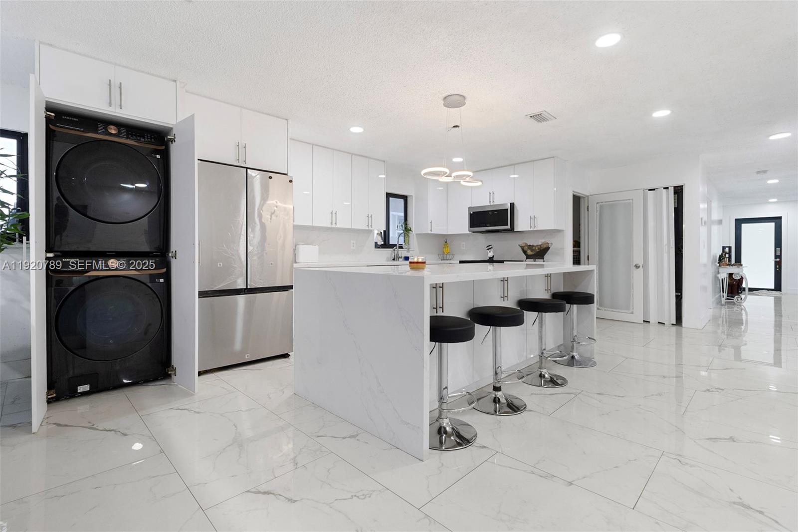 SUNNY ISLES INLAND - Residential