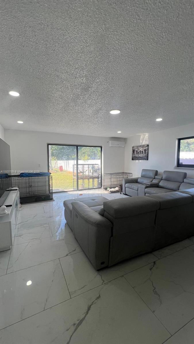 SUNNY ISLES INLAND - Residential