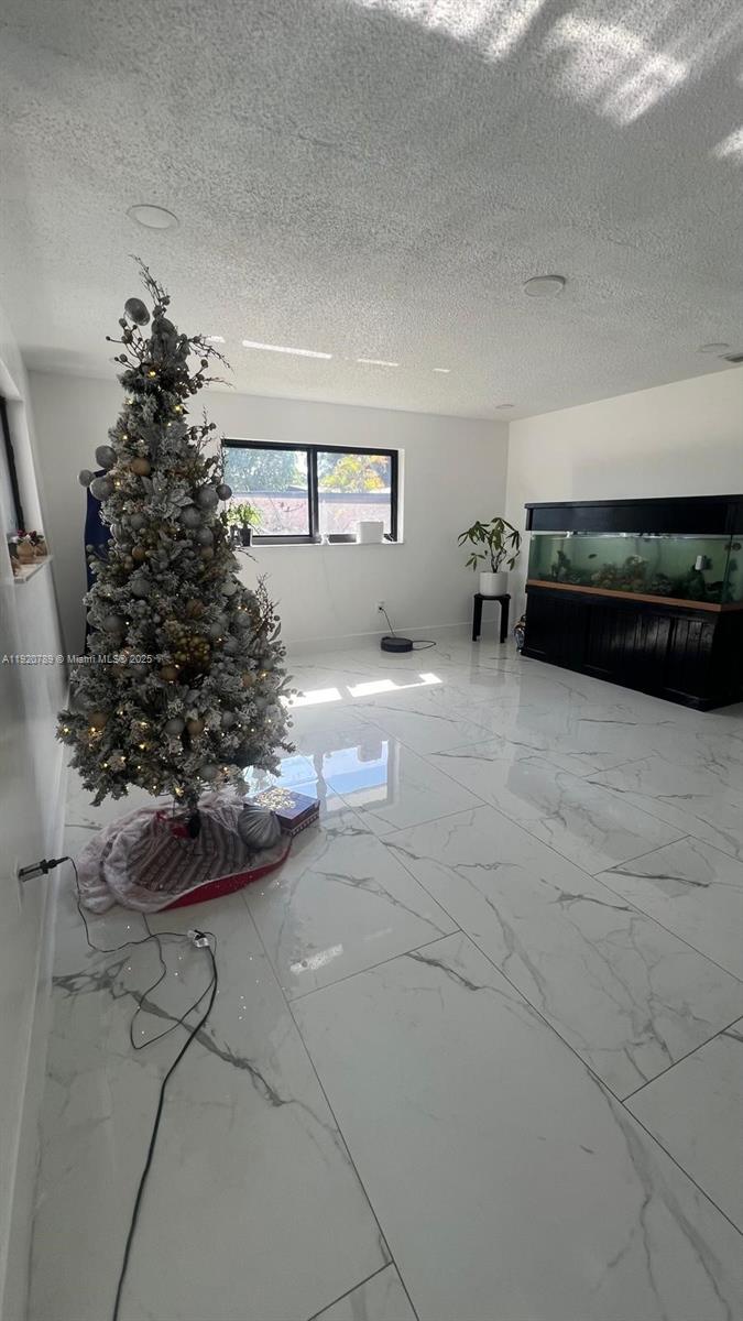 SUNNY ISLES INLAND - Residential