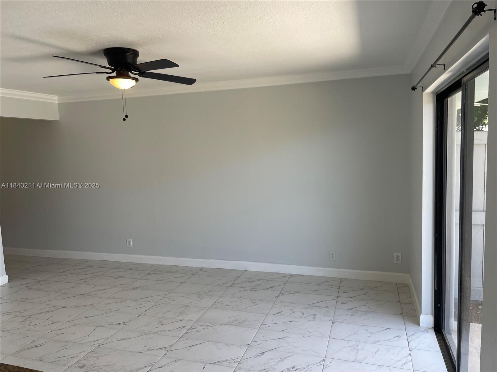 1401 NE 53rd St 105