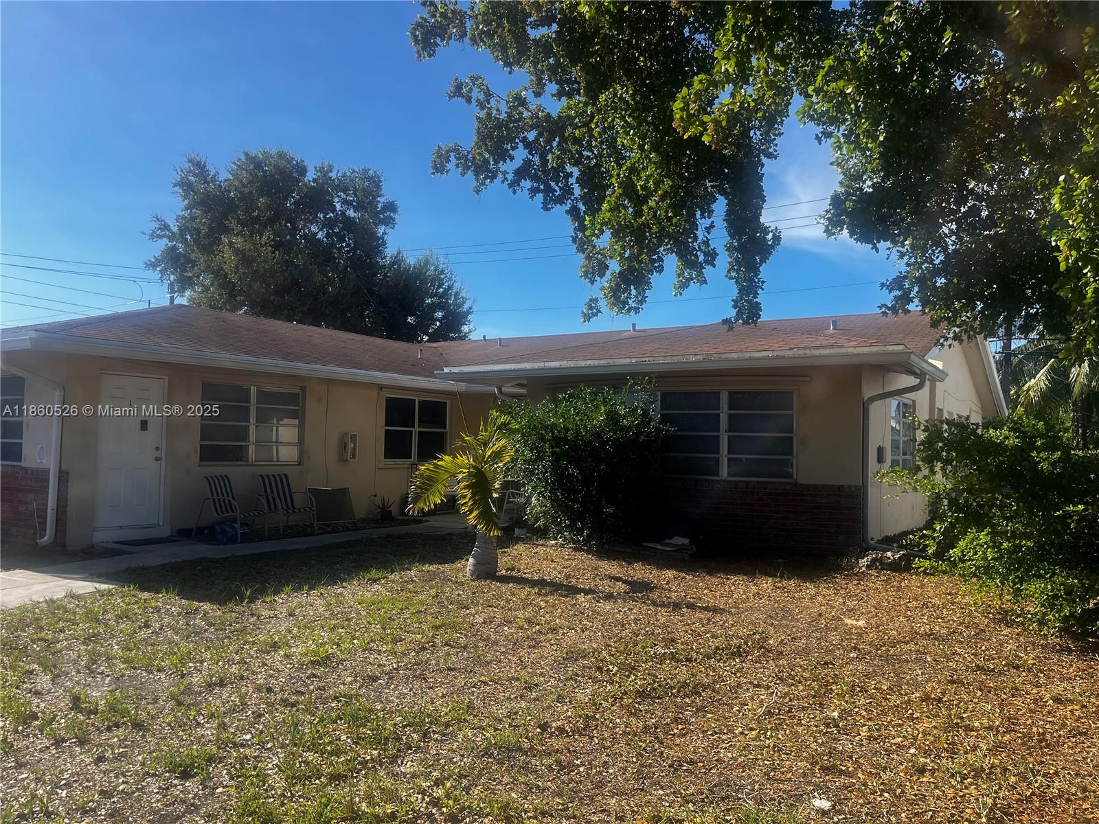 MOVE-IN READY 2BR in Imperial Point Neighborhood! Spacious unit with big kitchen & bathrooms featuring granite counters & tile flooring. Bright & airy with multiple windows flooding in natural light. Minutes to the best beaches! East of I-95, west of US1 - you are close to everything you can ever need. Assigned parking space, walking distance to shops & restaurants. Perfect for beach lovers & commuters alike! Rapid approval