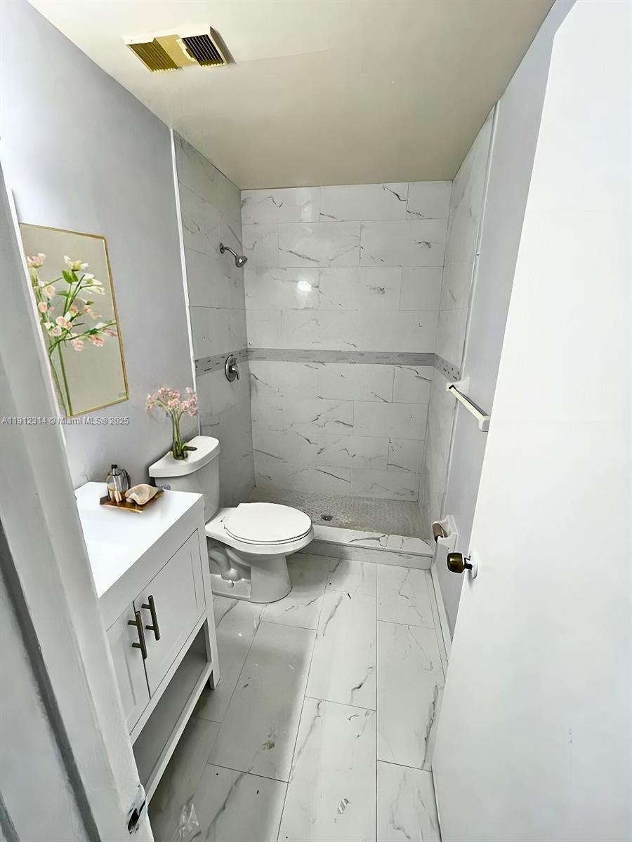 PALM PLACE CONDO - Residential Lease