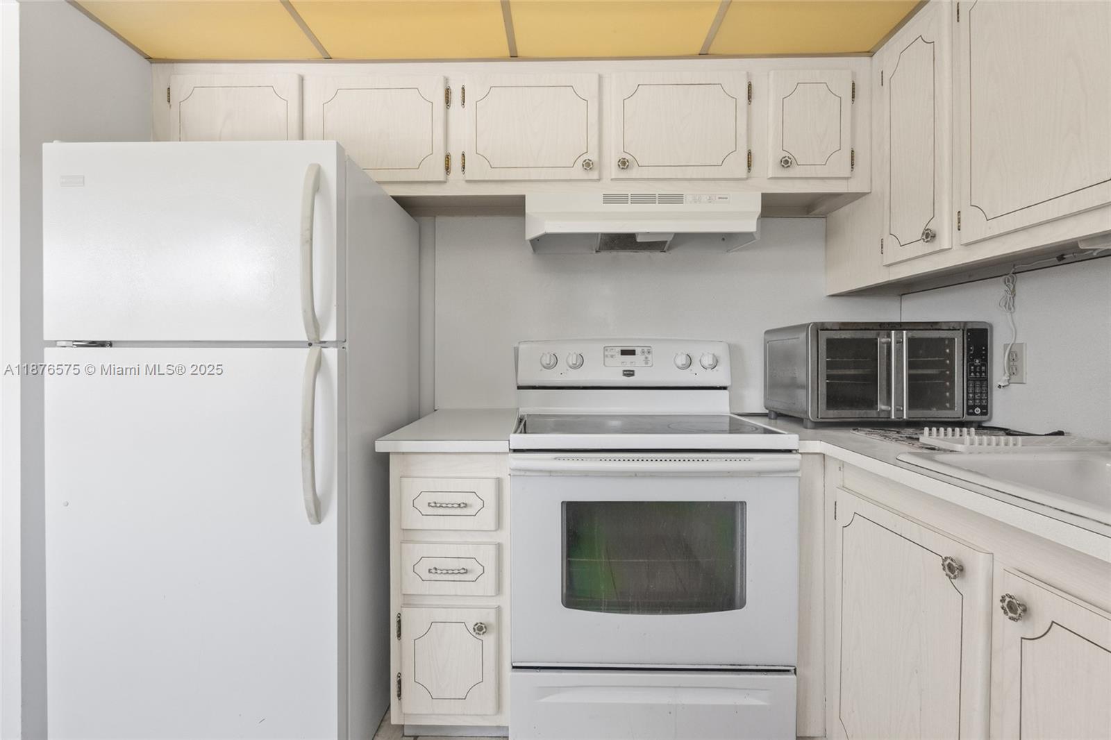 MARKHAM T CONDO - Residential Lease