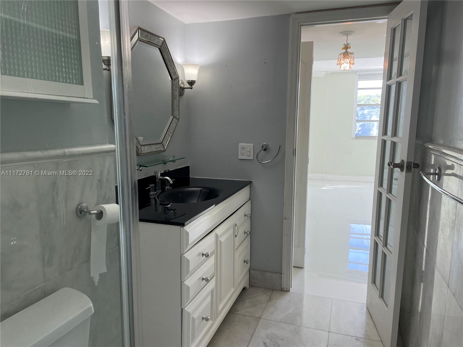 STRATFORD HOUSE CONDO - Residential