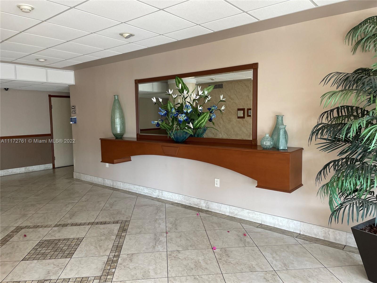 STRATFORD HOUSE CONDO - Residential