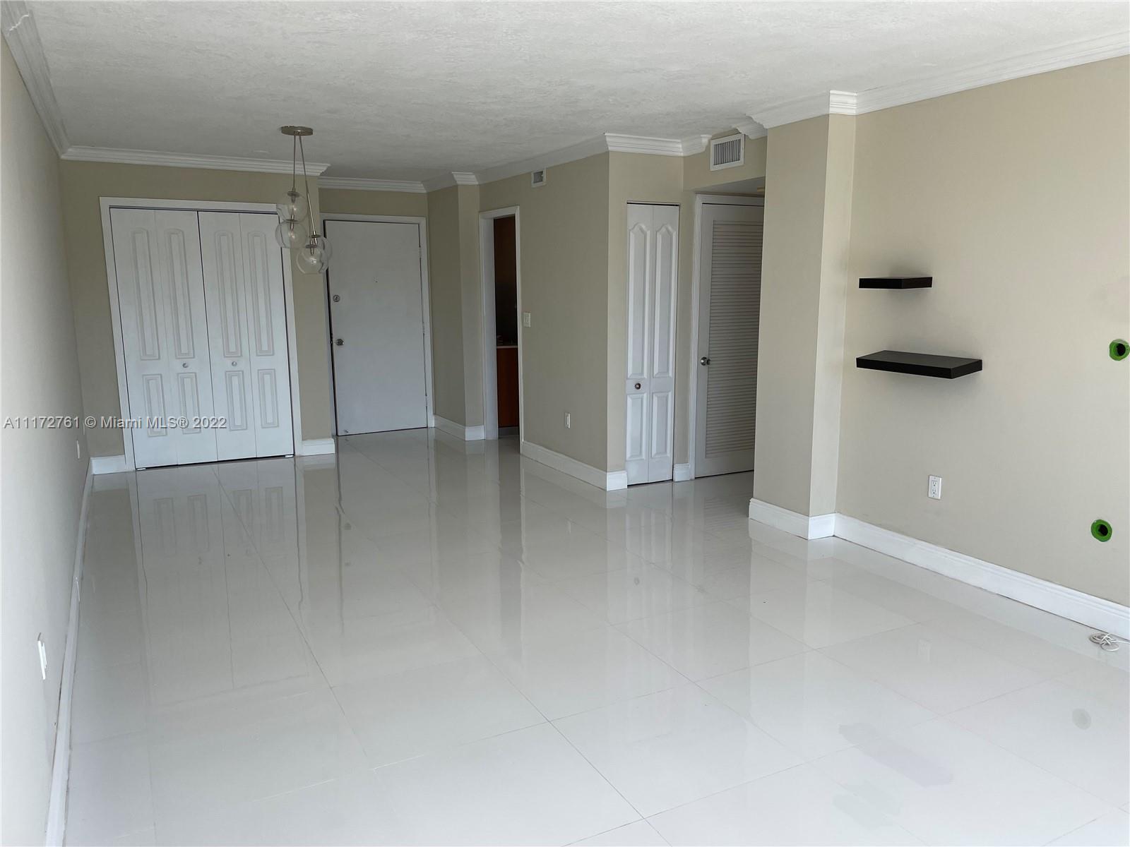 STRATFORD HOUSE CONDO - Residential