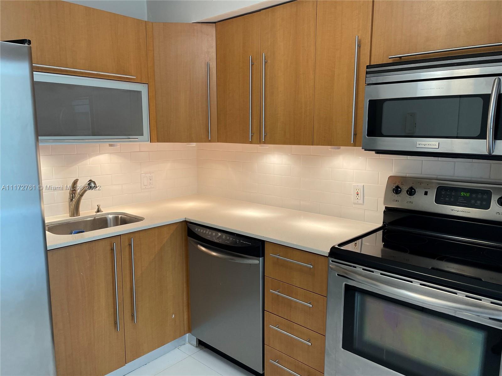 STRATFORD HOUSE CONDO - Residential