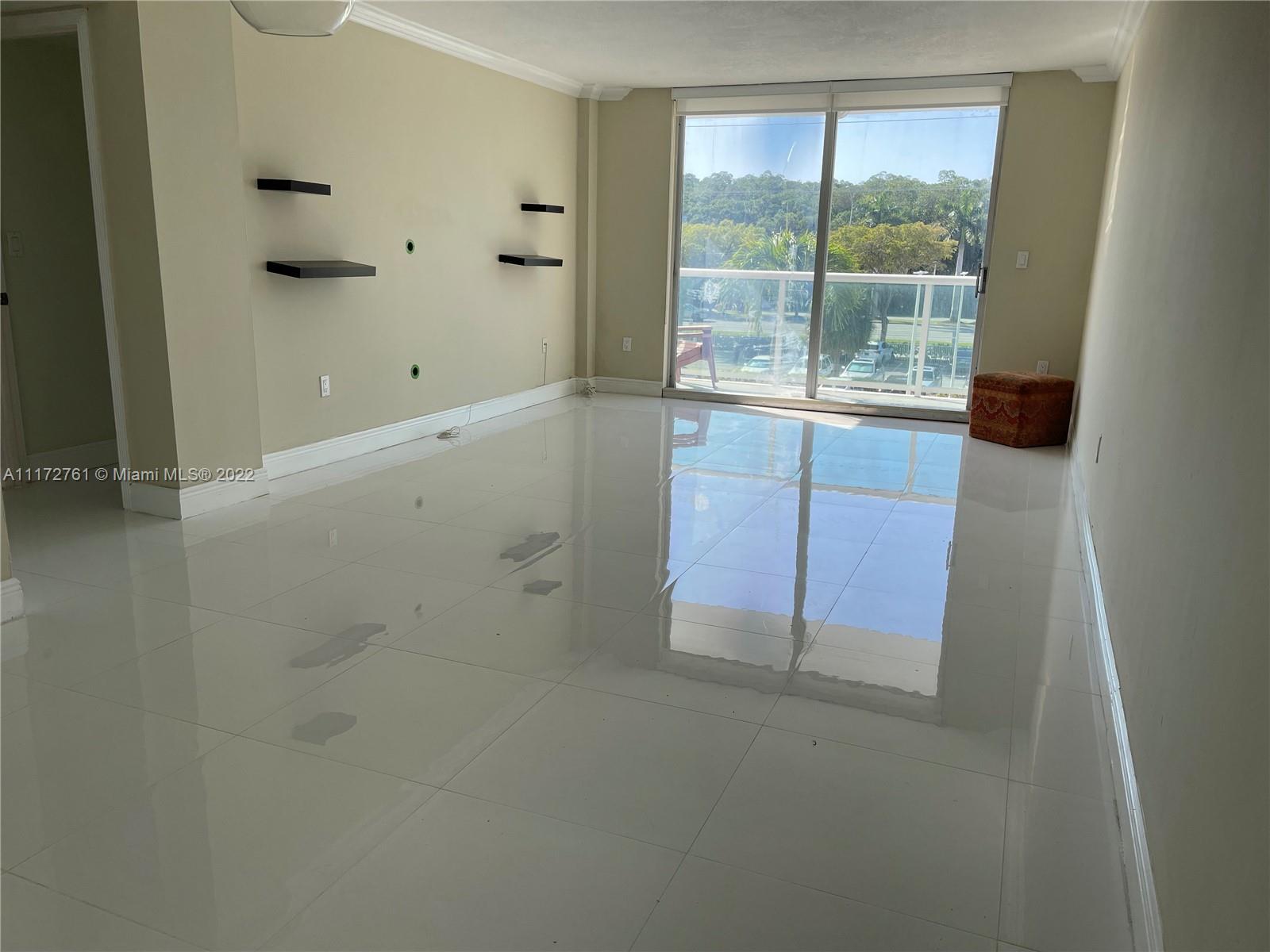 STRATFORD HOUSE CONDO - Residential