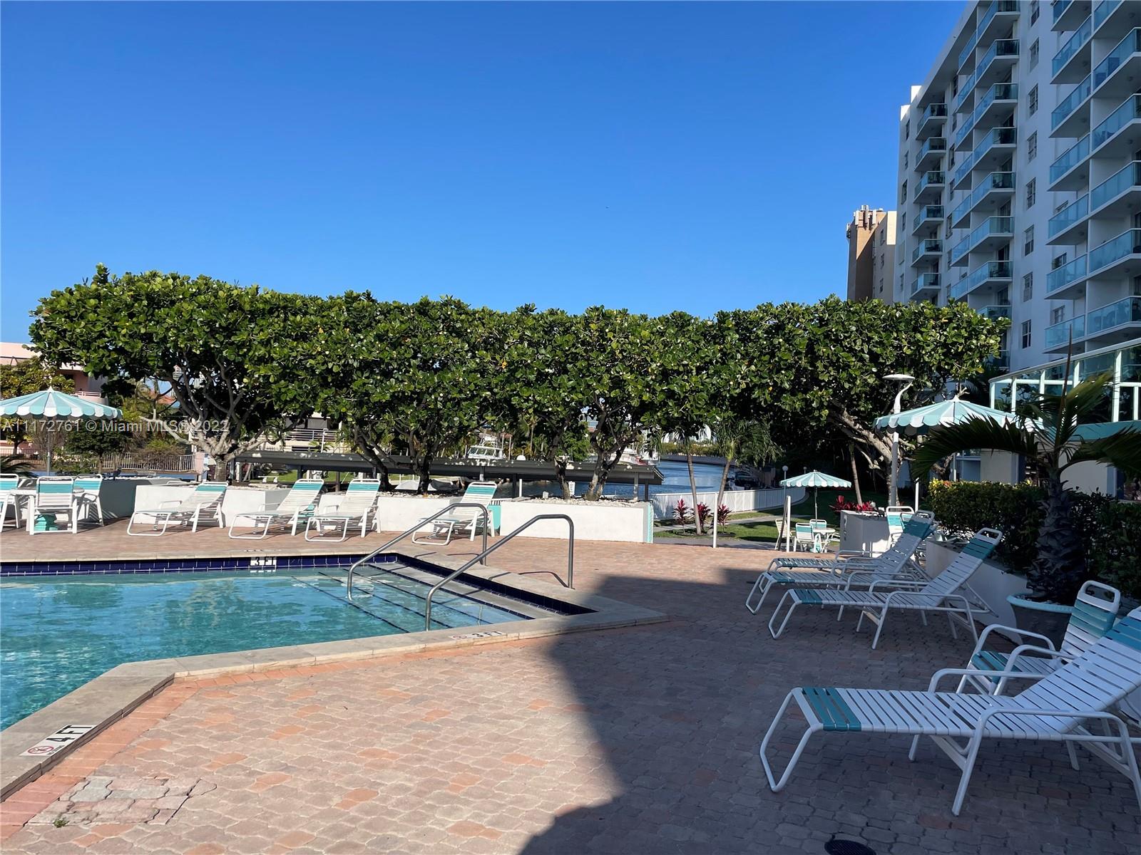 STRATFORD HOUSE CONDO - Residential