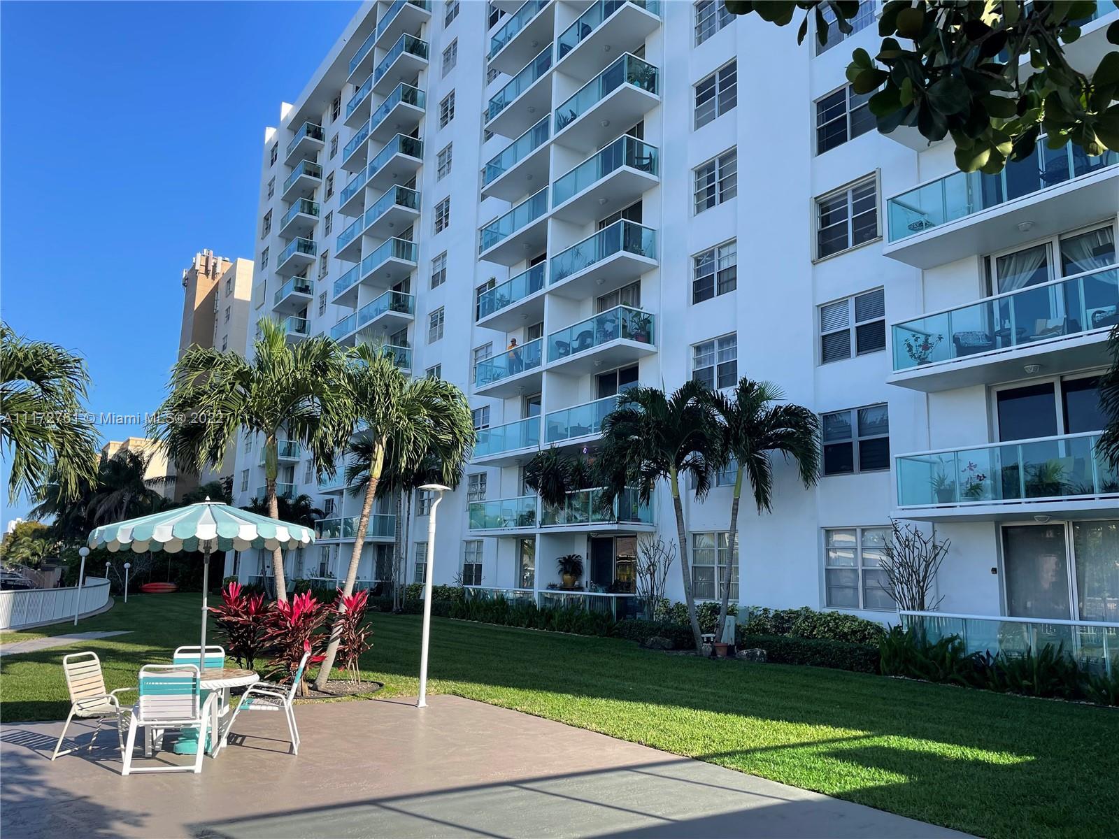 STRATFORD HOUSE CONDO - Residential